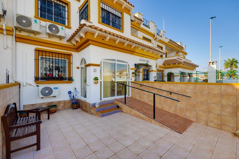 Townhouse for sale in Torrevieja, Alicante