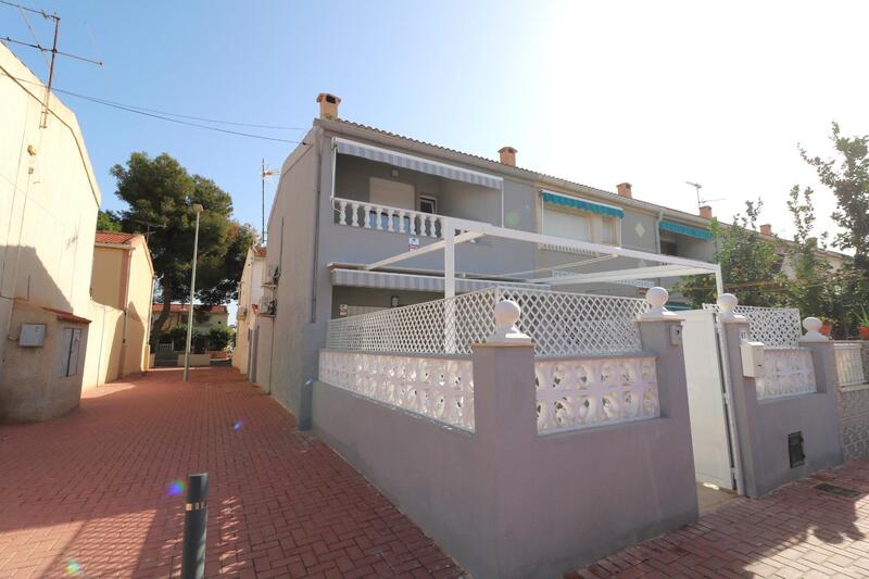 Maison de Ville à vendre dans Torrevieja, Alicante