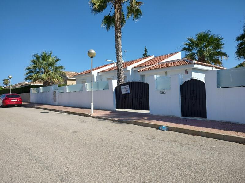 3 Cuarto Villa en venta