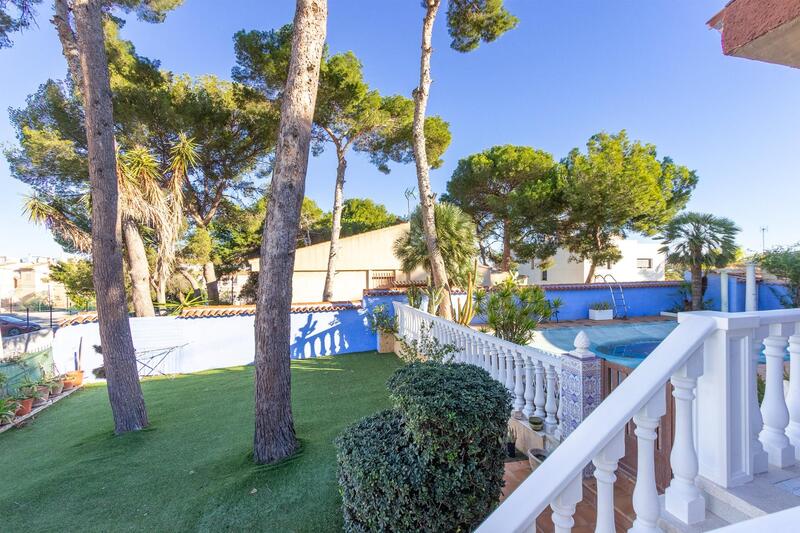 Villa à vendre dans Torrevieja, Alicante