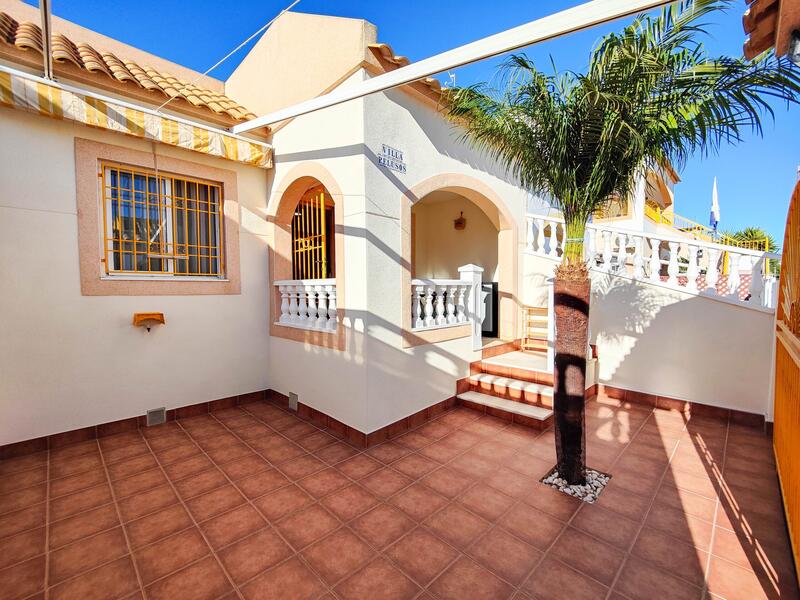 Villa à vendre dans Torrevieja, Alicante