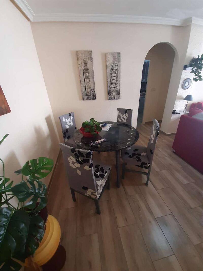 2 slaapkamer Appartement Te koop