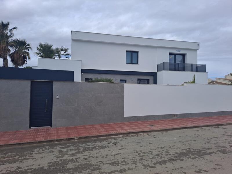 Villa for sale in Ciudad Quesada, Alicante