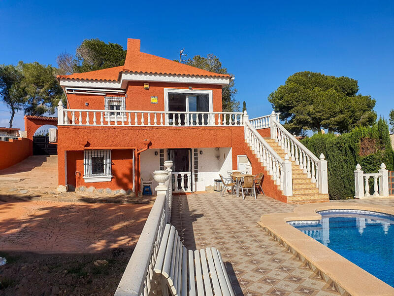 Villa til salgs i Los Balcones, Alicante