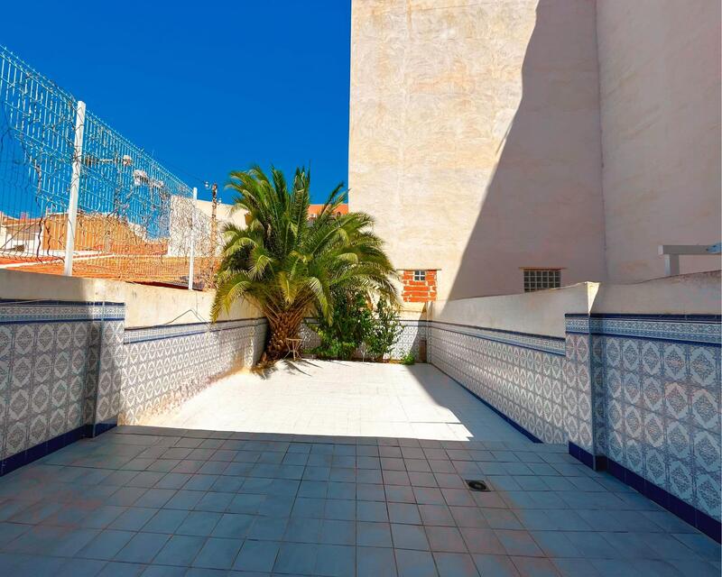 квартира продается в Torrevieja, Alicante