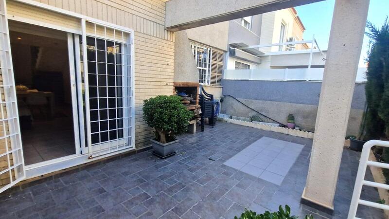 3 bedroom Townhouse for sale