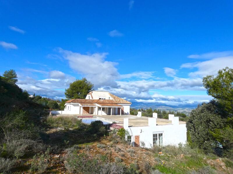 Villa for sale in Alhaurin el Grande, Málaga