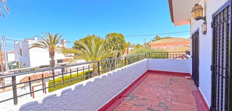 4 Cuarto Villa en venta