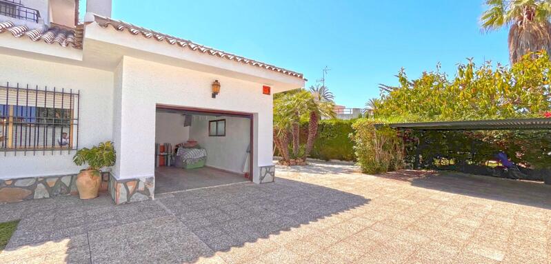 4 Cuarto Villa en venta