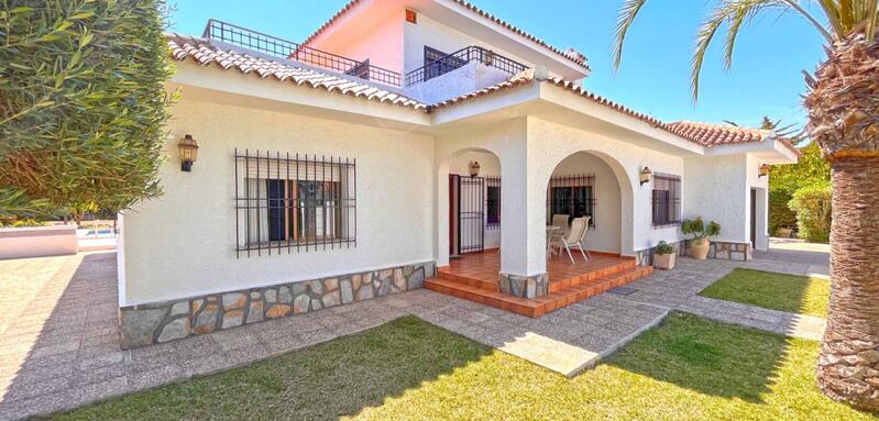 4 Cuarto Villa en venta