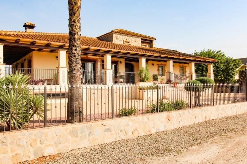 Villa en venta en Bigastro, Alicante