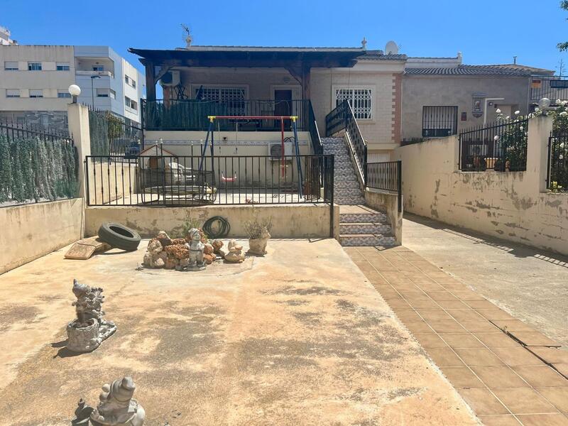 4 Cuarto Villa en venta