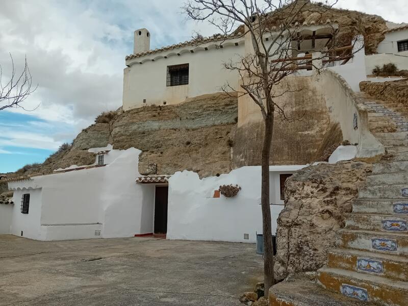 Townhouse for sale in Huescar, Granada