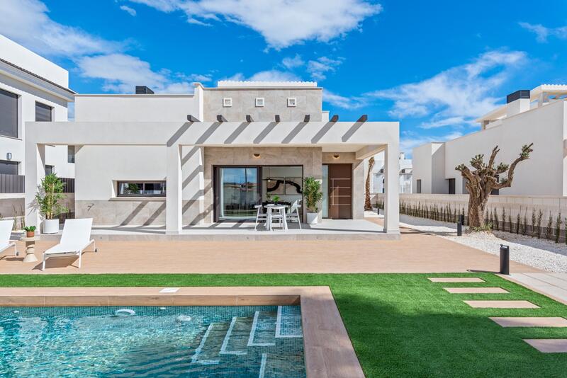 Villa til salg i Foya Blanca, Alicante