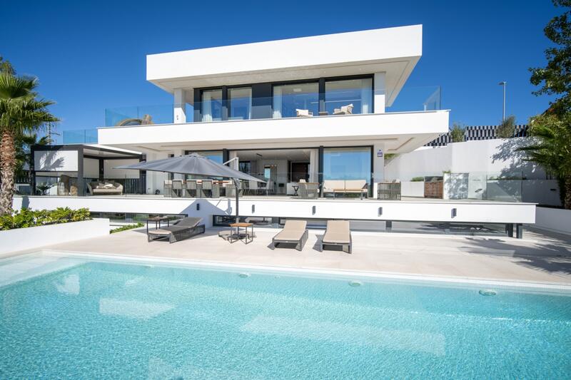 Villa til salg i Marbella, Málaga