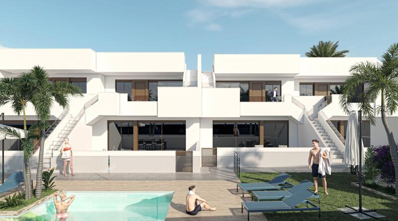 Villa en venta en Pilar de la Horadada, Alicante