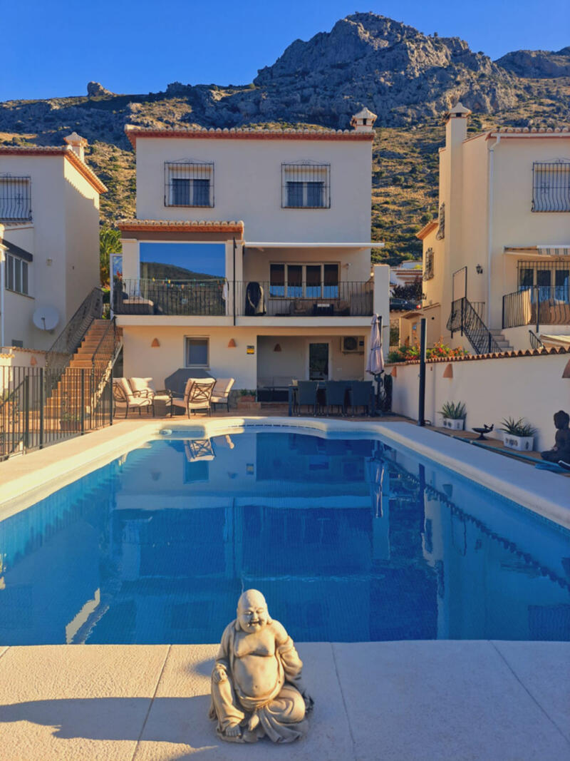 Villa en venta en Benigembla, Alicante