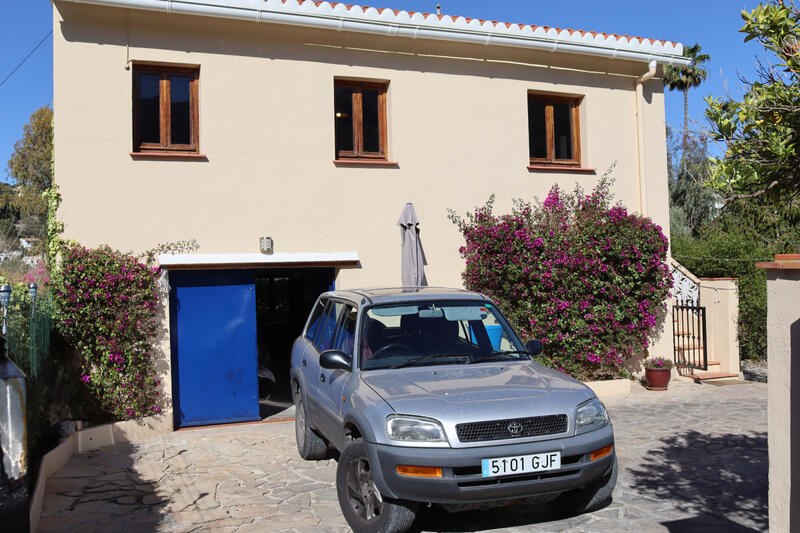 3 bedroom Country House for sale