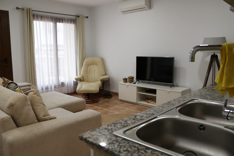 2 bedroom Apartment for Long Term Rent