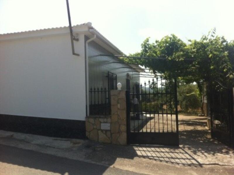 Villa en venta en San Jose de la Rabita, Jaén