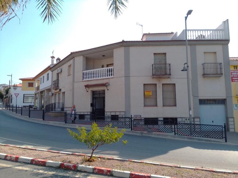 городская тюрьма продается в Illora, Granada
