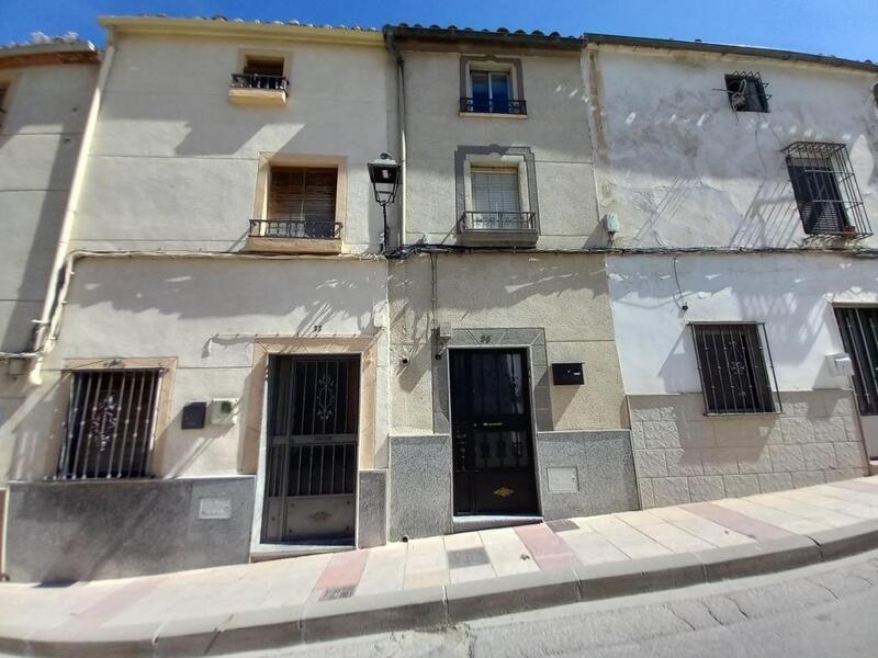 Gezinswoning Te koop in Martos, Jaén
