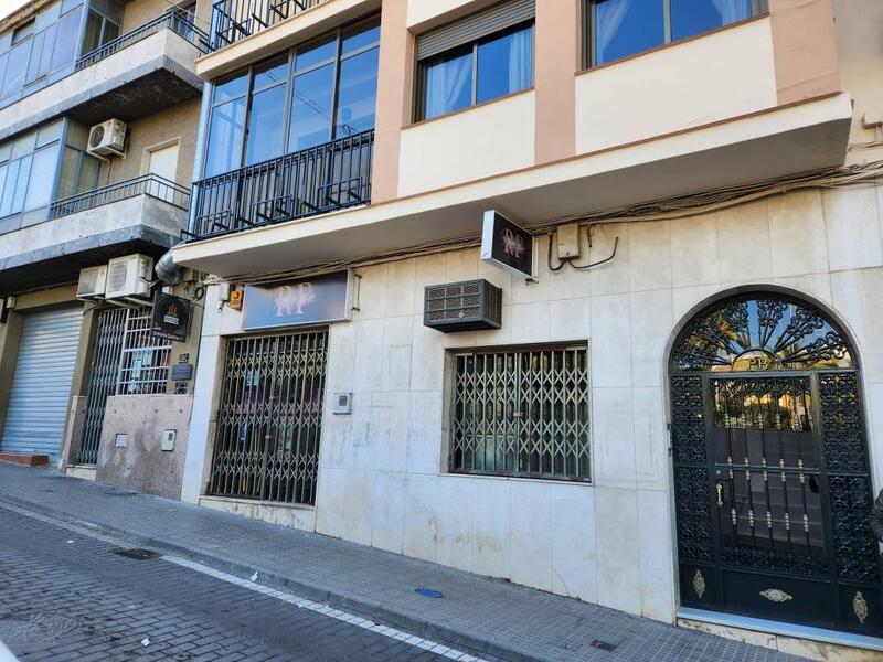 Commercial Property for sale in Rute, Córdoba