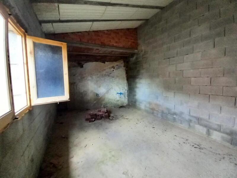 2 slaapkamer Gezinswoning Te koop