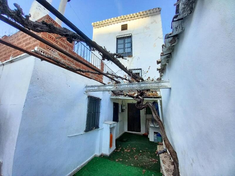 Townhouse for sale in Martos, Jaén