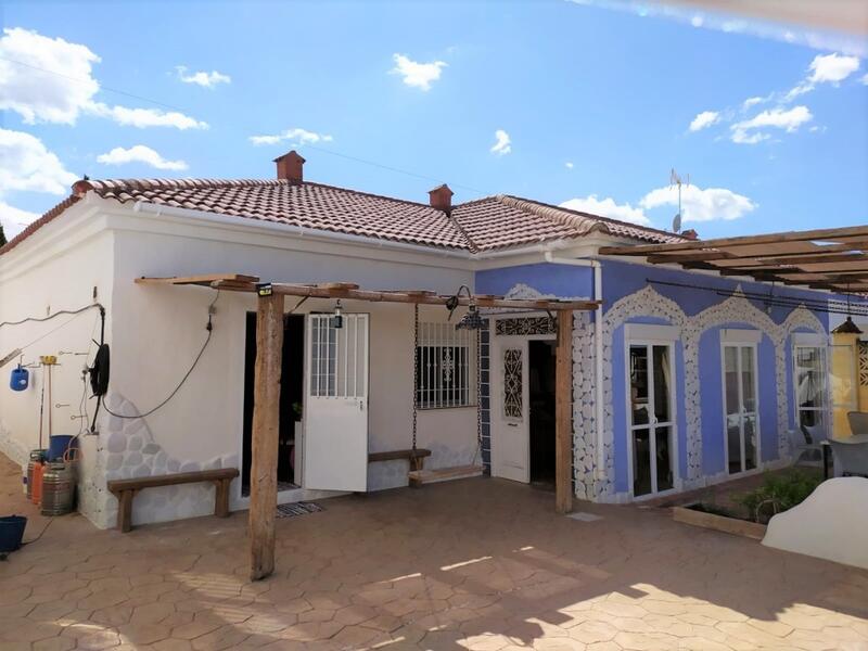 Деревенский Дом продается в La Carlota, Córdoba