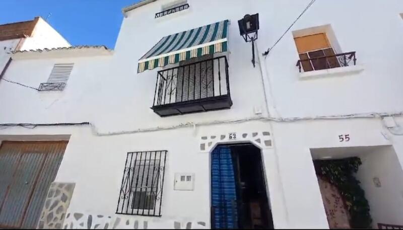 Townhouse for sale in Martos, Jaén