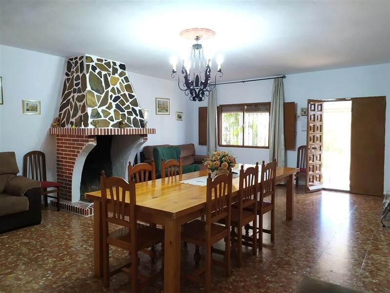 4 bedroom Country House for sale