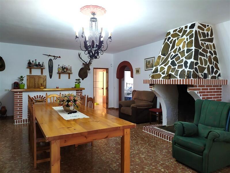 4 bedroom Country House for sale