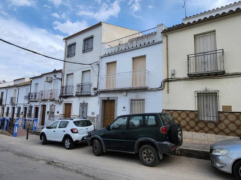 Townhouse for sale in Rute, Córdoba