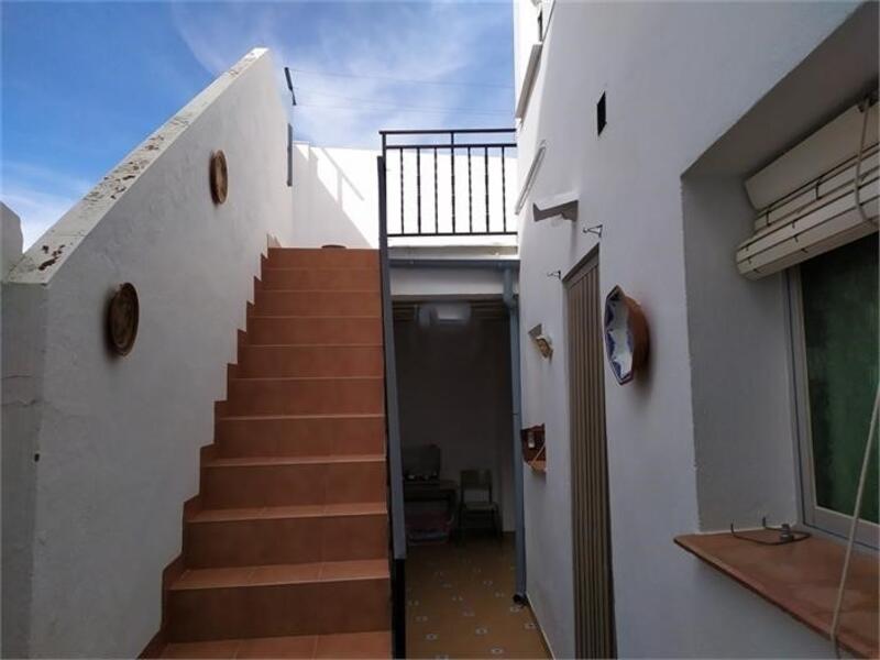 3 bedroom Townhouse for sale