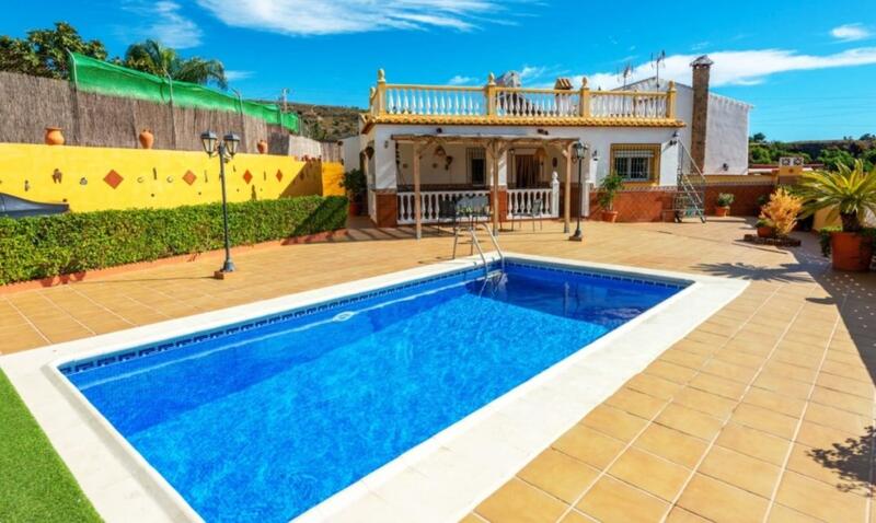 Villa à louer à long terme dans Nerja, Málaga