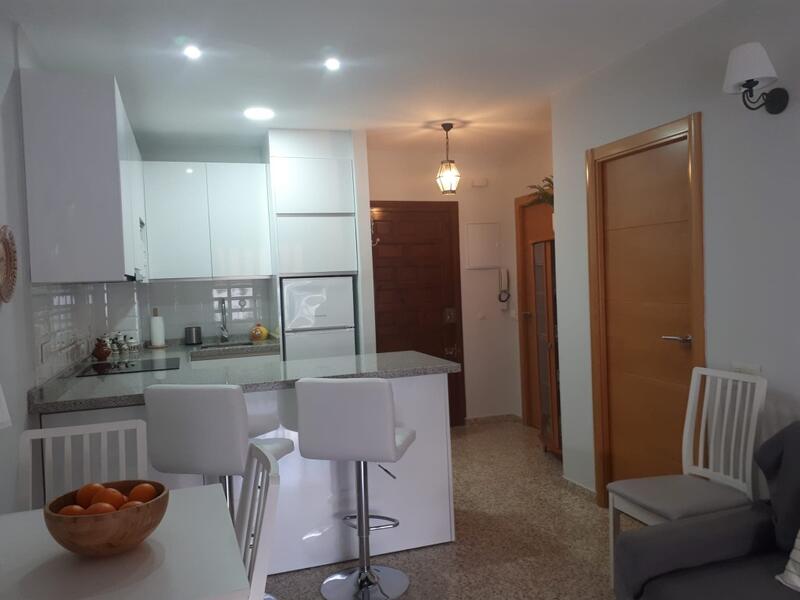 Apartamento para alquiler a largo plazo en Nerja, Málaga