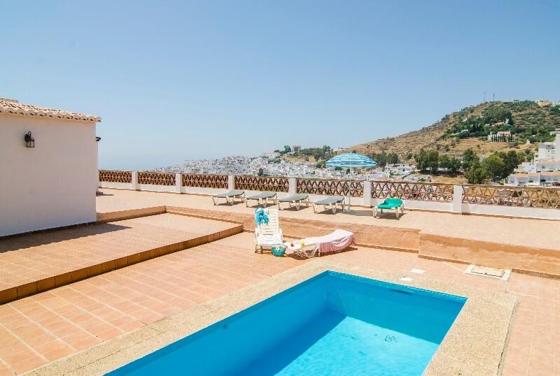 Villa à louer à long terme dans Torrox, Málaga