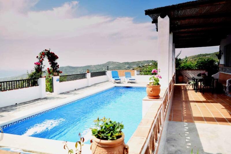 Country House for Long Term Rent in Frigiliana, Málaga