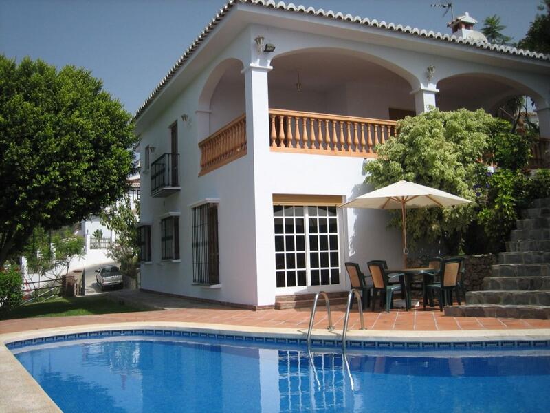 Villa for Long Term Rent in Nerja, Málaga