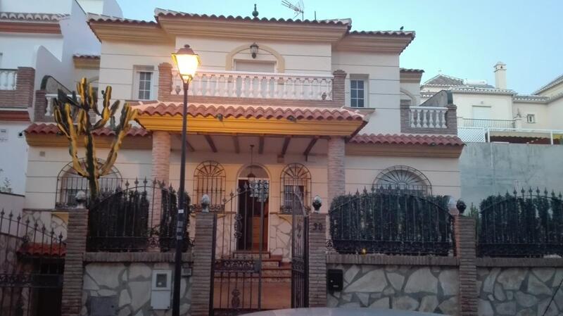 Townhouse for sale in Torrox, Málaga