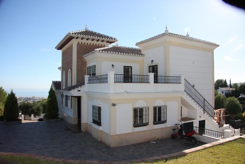 Villa en venta en Frigiliana, Málaga