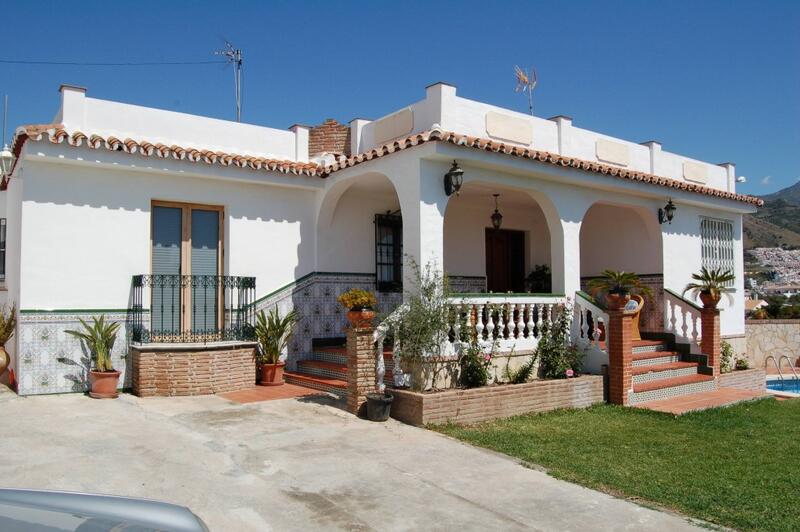 Villa para alquiler a largo plazo en Nerja, Málaga