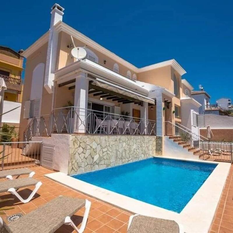 Villa til salg i Nerja, Málaga