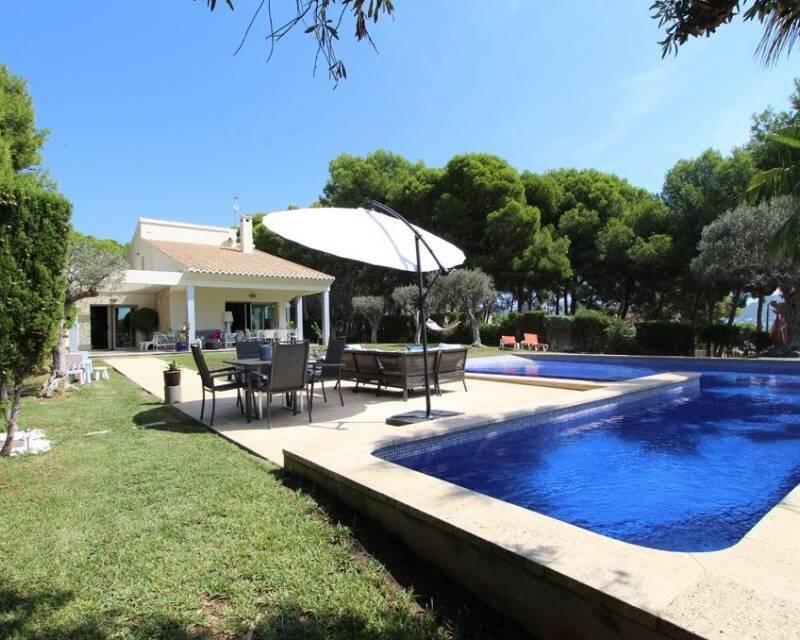Villa til salgs i Moraira, Alicante