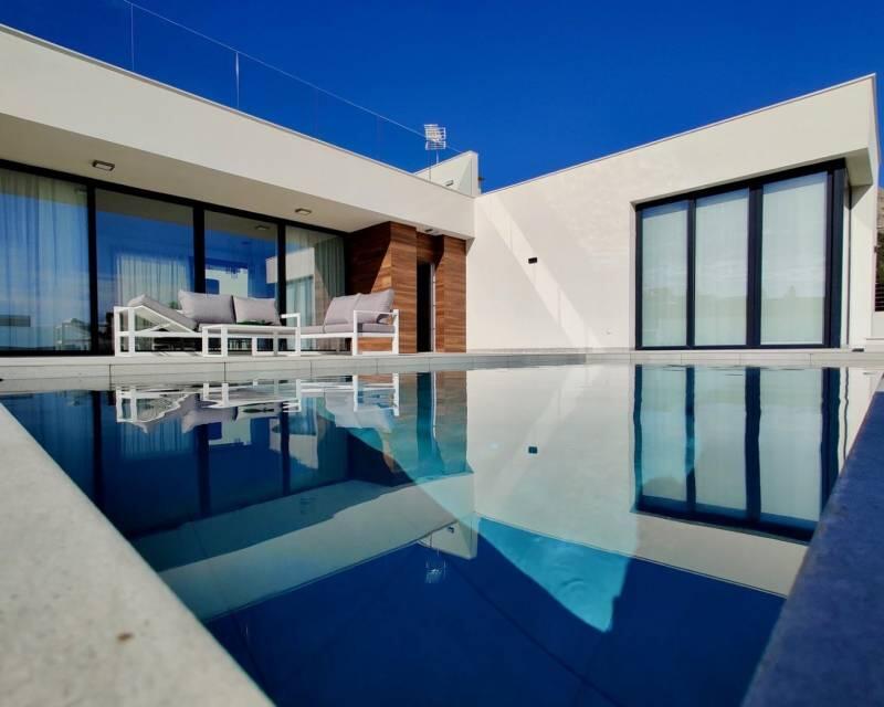 Villa en venta en Polop, Alicante