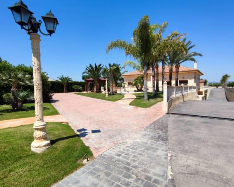 Villa til salgs i Aspe, Alicante