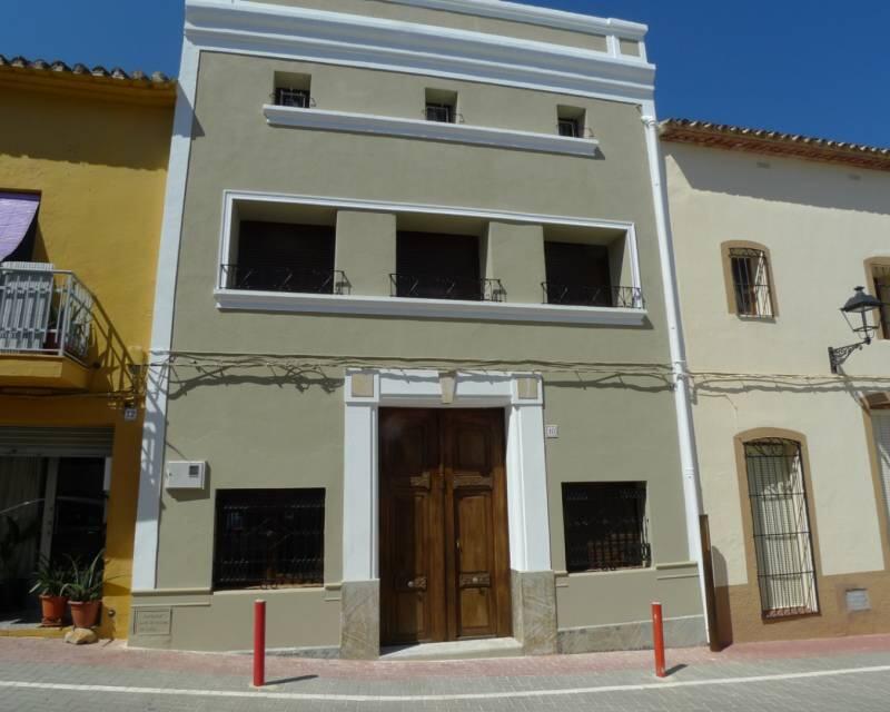 Lantställe till salu i Benidoleig, Alicante