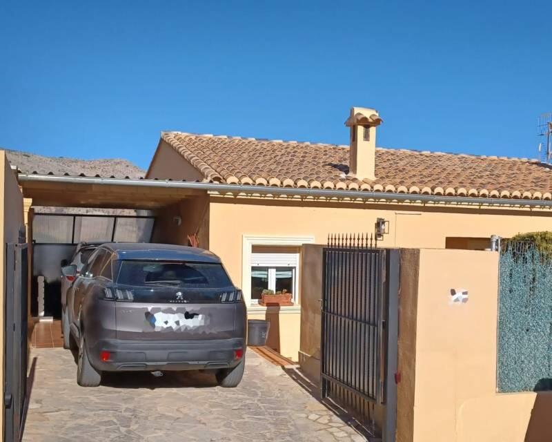 Villa en venta en La Vall de Laguar, Alicante