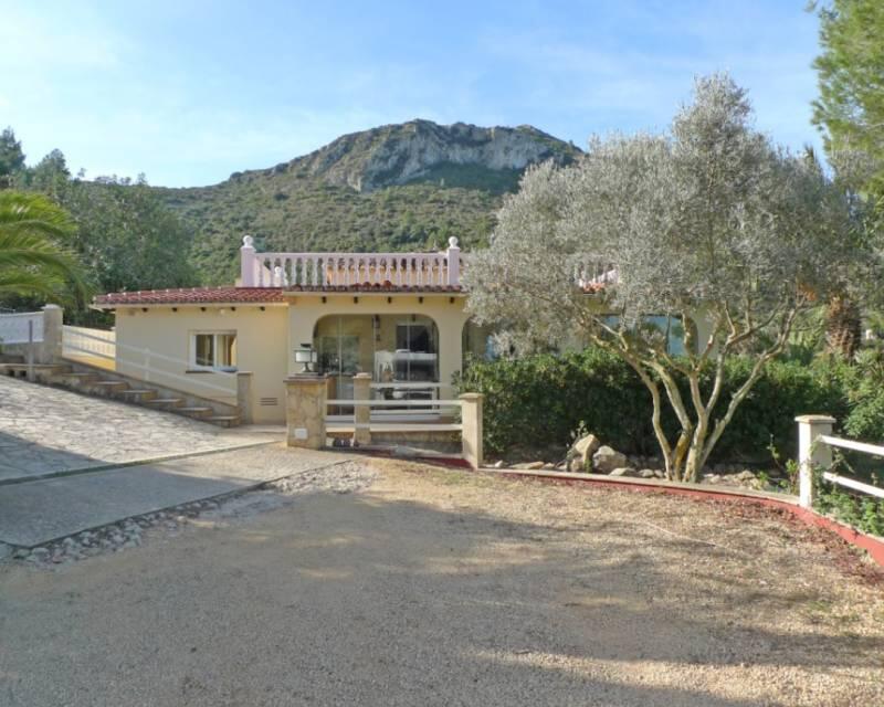 Villa til salgs i Llosa de Camacho, Alicante